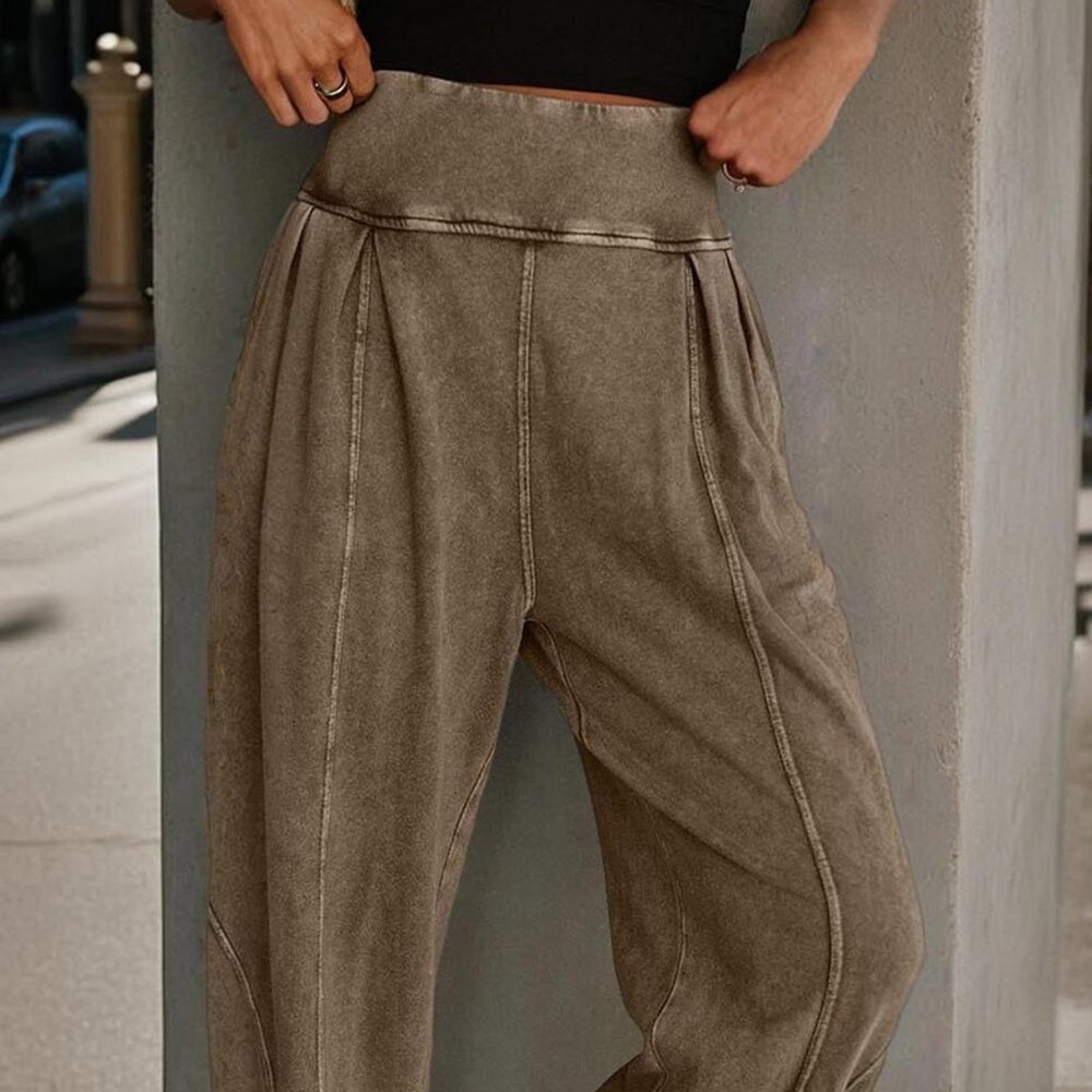 Relaxed Ankle Cropped Pants in Olive Brown